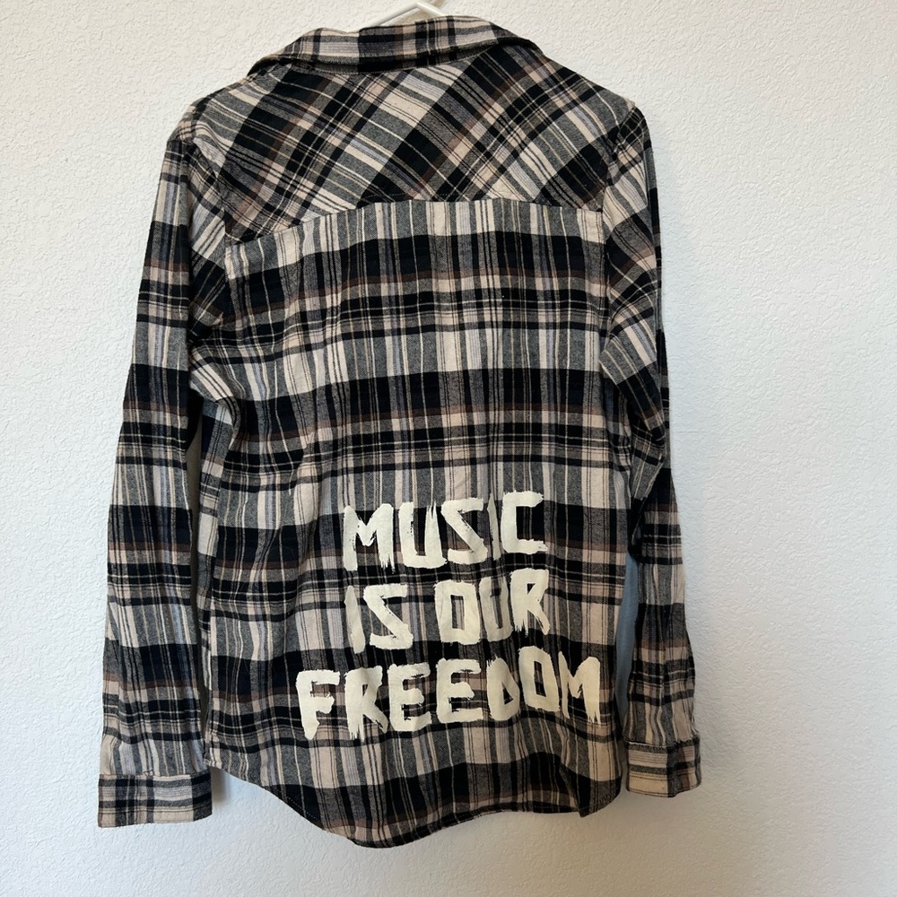Tribe Kelley “Music Is Our Freedom” Flannel Long Sleeve shirt Size: Large